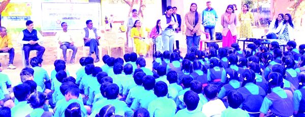 लिंफेटिक फाइलेरिया और सामान्य रोगों पर एसआरएसयू स्वास्थ्य शिविर मेें जागरूकता