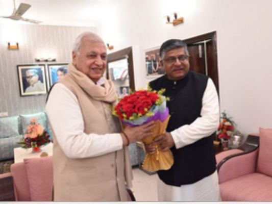 बिहार के राज्यपाल आरिफ मोहम्मद खान भाजपा सांसद रविशंकर प्रसाद से मिलने उनके आवास पहुंचे