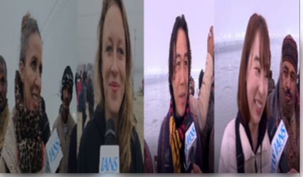 महाकुंभ में पहुंचे विदेशी श्रद्धालु भी गदगद, बोले- हम तो धन्य हो गए 