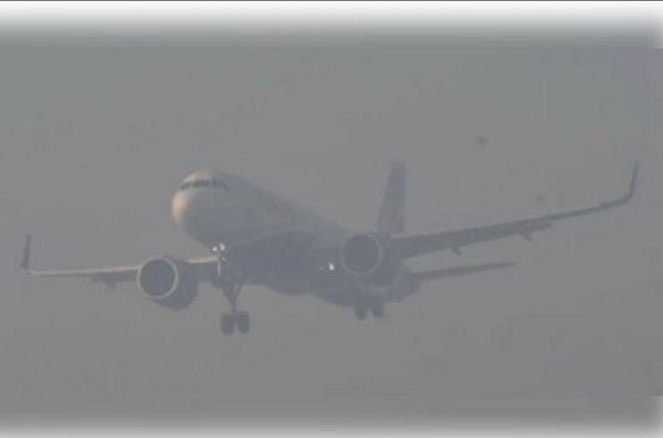 भोगी उत्सव के कारण उठे धुएं से चेन्नई में विमान सेवा प्रभावित, कई फ्लाइट्स भी रद्द 