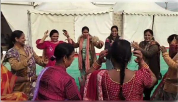 महाकुंभ : मकर संक्रांति के अवसर पर मेला क्षेत्र में बिहू नृत्य का भव्य आयोजन 