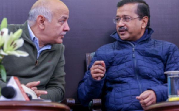 केंद्रीय गृह मंत्रालय ने केजरीवाल और मनीष सिसोदिया पर मुकदमा चलाने के लिए ईडी को मंजूरी दी