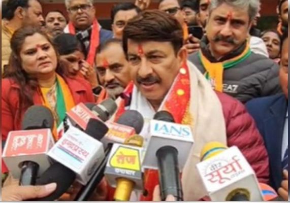 अजय महावर की नामांकन रैली में शामिल हुए मनोज तिवारी, 50 सीटों पर भाजपा की जीत का दावा किया 