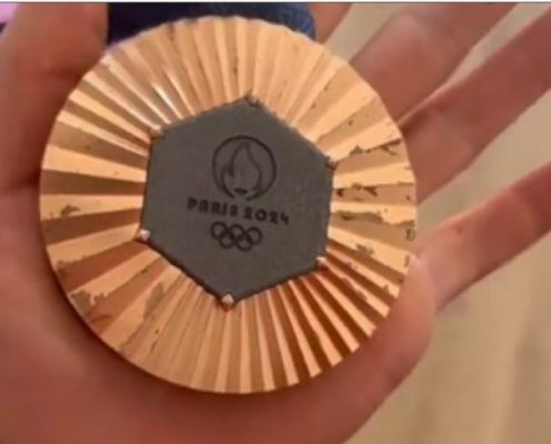 ओलंपिक पदक विजेता ने 'दोषपूर्ण' पेरिस ओलंपिक पदकों पर कहा,'अगर यह भारत में होता, तो पूरी दुनिया हमें निशाना बनाती' 