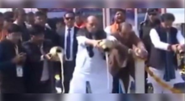 महाकुंभ 2025 : रक्षा मंत्री राजनाथ सिंह पहुंचे प्रयागराज, लगाई आस्था की डुबकी 