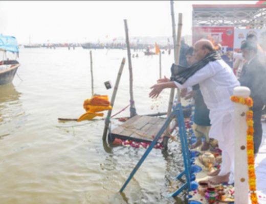 महाकुंभ में संगम स्नान करना मेरा सौभाग्य : रक्षा मंत्री राजनाथ सिंह 