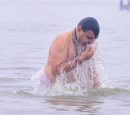 राजस्थान के सीएम भजनलाल ने महाकुंभ में लगाई आस्था की डुबकी 