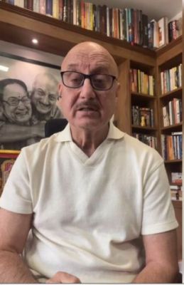 कश्मीरी पंडितों के पलायन को 35 साल, अनुपम खेर ने किया भावुक पोस्ट 