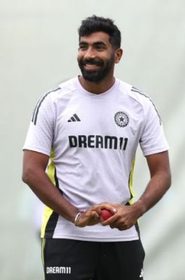 बुमराह ने खुद को जिस तरह से तराशा, आपको उन्हें श्रेय देना होगा : पारस म्हाम्ब्रे 