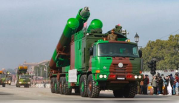 गणतंत्र दिवस पर ‘संविधान के 75 साल’ की झलक, पहली बार प्रलय मिसाइल का भी प्रदर्शन