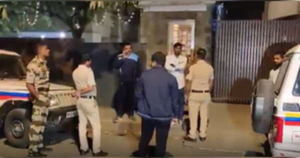 अभिनेता सैफ अली खान के घर पहुंची पुलिस, पूरे क्राइम सीन को किया रीक्रिएट