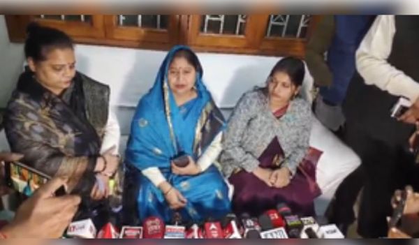 सांसद राकेश राठौर की पत्नी ने कहा- पति पर आरोप निराधार, हमें कोर्ट पर पूरा भरोसा