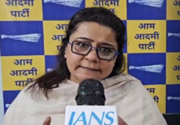 भाजपा दिल्ली में आ गई, तो झुग्गियों को तोड़ेगी : प्रियंका कक्कड़ 