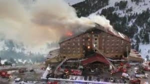 तुर्की में एक स्की रिसॉर्ट में लगी आग से 66 लोगों की मौत