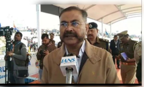 योगी कैबिनेट : पुलिस महानिदेशक पहुंचे कुंभ, सुरक्षा व्यवस्था का किया निरीक्षण, लगाई आस्था की डुबकी 