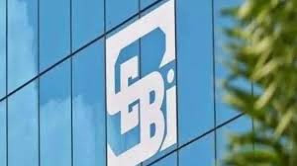 सेबी चीफ़ माधबी बुच को सेवा विस्तार नहीं, वित्त मंत्रालय ने ऐसे दिया संकेत