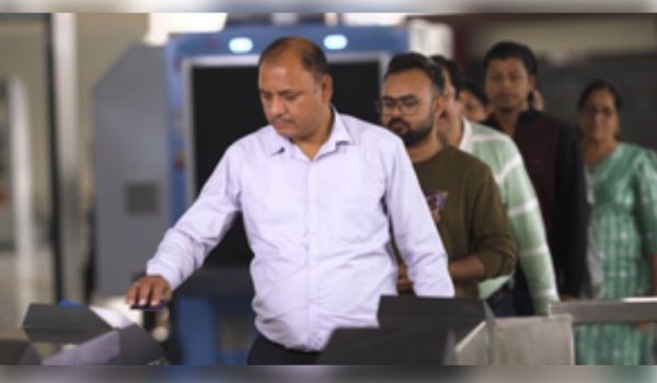 नमो भारत ट्रेन के यात्रियों को एनसीएमसी कार्ड के उपयोग पर मिलेगी 10 प्रतिशत की छूट 