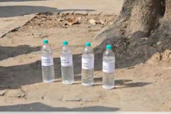 दिल्ली : 'आप' नेता पानी की बोतल भाजपा मुख्यालय के बाहर छोड़कर लौटे 