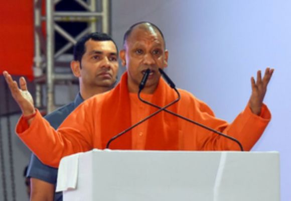 स्वयं सहायता समूहों के जरिए ग्रामीण विकास को नई दिशा दे रही योगी सरकार 