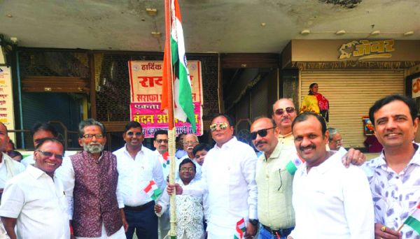 रायपुर सराफा एसो. ने फहराया तिरंगा