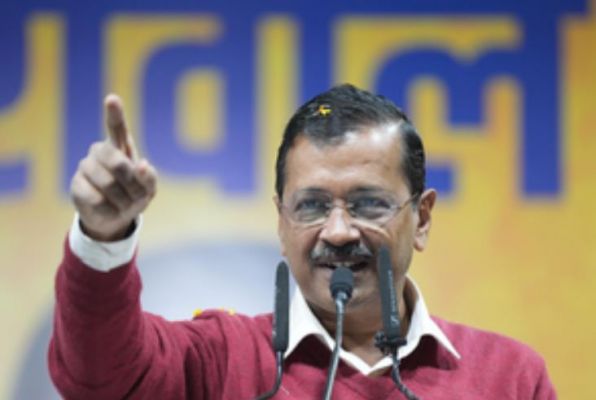 केजरीवाल ने चुनाव आयोग में दाखिल किया 6 पन्ने का जवाब, कहा- हमारे संघर्ष के बाद कम हुआ अमोनिया