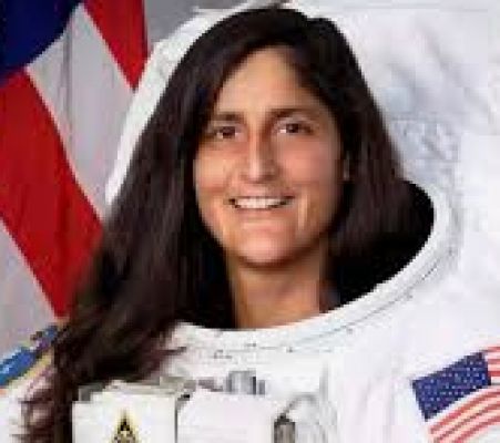 सुनीता विलियम्स ने महिला अंतरिक्ष यात्री के तौर पर सबसे ज्यादा समय तक चहलकदमी रिकॉर्ड बनाया