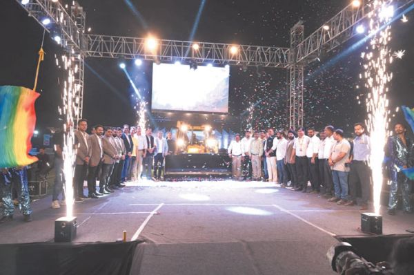 जीके जेसीबी ने किया बीएस- 5 बैकहो लोडर का भव्य लॉन्च