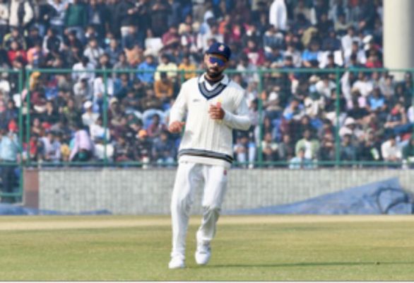 शिवम ने कहा कि उन तीन घुसपैठियों ने विराट से अनुरोध किया कि उन्हें पीटा न जाए 