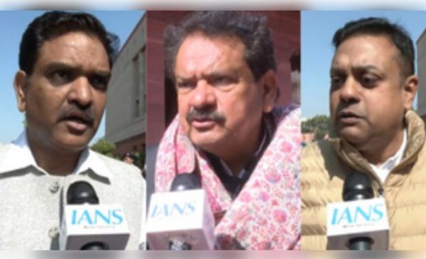 चुनाव आयोग को सफेद कपड़े देने वाले अखिलेश यादव के बयान की भाजपा नेताओं ने की निंदा 