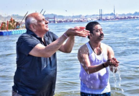 गुजरात के सीएम भूपेंद्र पटेल ने भी लगाई संगम में डुबकी, बोले- त्रिवेणी संगम में स्नान सौभाग्य की बात 