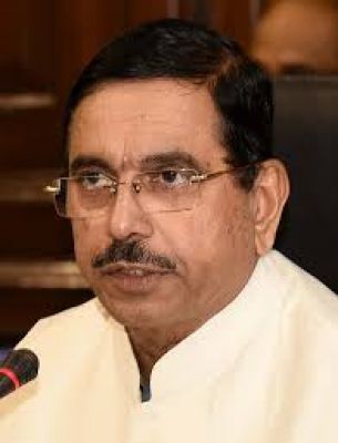 भारत ने हासिल की 100 गीगावाट की सौर ऊर्जा क्षमता: प्रल्हाद जोशी