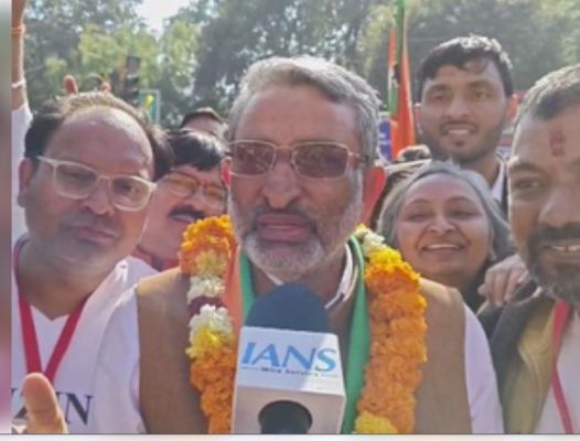 छतरपुर में भाजपा के करतार सिंह तंवर जीते, कार्यकर्ताओं को समर्पित की जीत