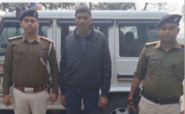 मोतिहारी में निगरानी अन्वेषण ब्यूरो का दारोगा पैरवी करने पहुंचा एसपी कार्यालय, गिरफ्तार 