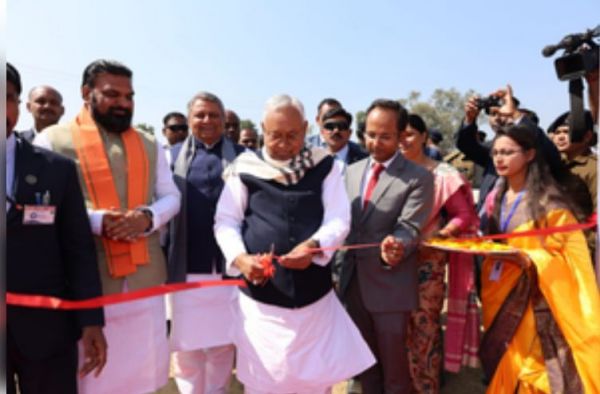 'प्रगति यात्रा' में नवादा पहुंचे मुख्यमंत्री नीतीश कुमार, 211 करोड़ रुपए की दी सौगात 