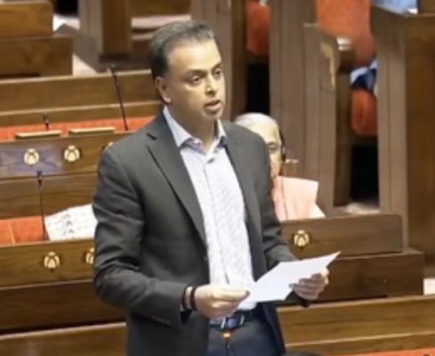 प्रदूषण पर लगाम के लिए संसदीय समिति ने की पराली का न्यूनतम मूल्य तय करने की सिफारिश