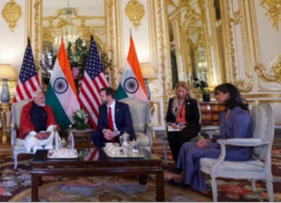 पेरिस में पीएम मोदी और अमेरिकी उपराष्ट्रपति की मुलाकात, परमाणु ऊर्जा पर की चर्चा 