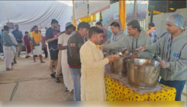 महाकुंभ : 38 लाख ने ग्रहण किया अदाणी, इस्कॉन द्वारा वितरित महाप्रसाद, 30 लाख 'आरती संग्रह' का हुआ वितरण 