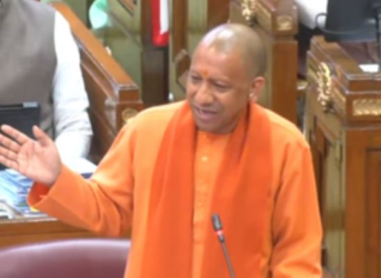 आज के समाजवादी जिस थाली में खाते हैं, उसमें ही छेद करते हैं : सीएम योगी 