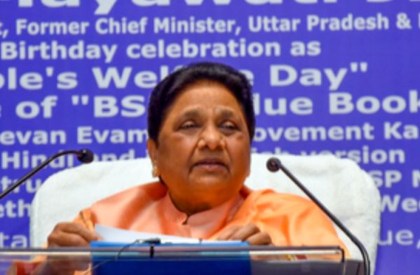 यूपी भाजपा सरकार का बजट भी पेट भरे मध्यम वर्ग के तुष्टीकरण वाला : मायावती 