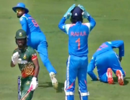 रोहित शर्मा से गिरा आसान सा कैच, अक्षर पटेल की नहीं हो पाई हैट्रिक