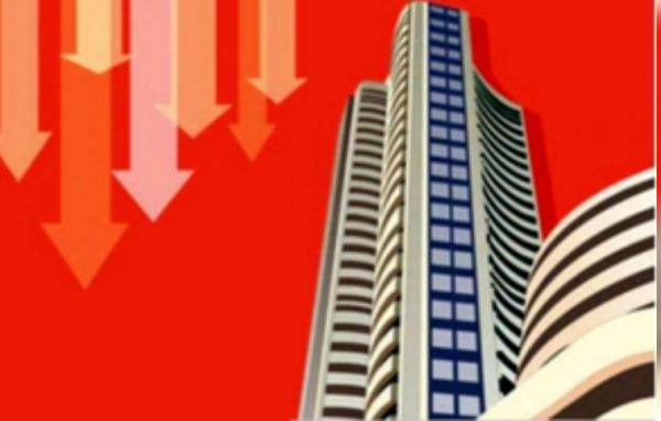 भारतीय शेयर बाजार धड़ाम, सेंसेक्स 424 अंक फिसला; मिडकैप और स्मॉलकैप में हुई बिकवाली 