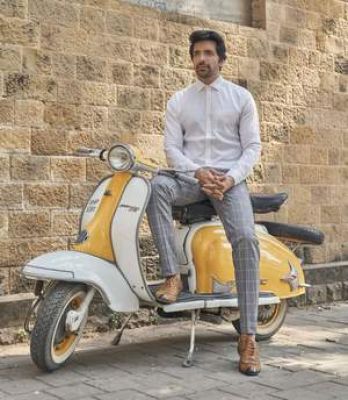 'करियट्ठी' एक भोजपुरी फिल्म नहीं, समाज की गंभीर समस्या पर सोचने को प्रेरित भी करती है : अभिनेता दीपक सिंह