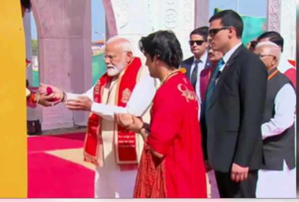 बागेश्वर धाम अस्पताल में प्रधानमंत्री मोदी की मां के नाम पर होगा एक वार्ड 