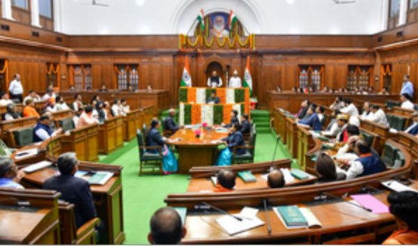 आप का आरोप : दिल्ली में भाजपा की तानाशाही जारी, विधायकों को विधानसभा परिसर में प्रवेश से रोक