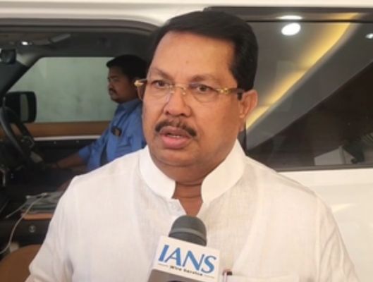 पुणे बस दुष्कर्म मामला : कांग्रेस नेता विजय वडेट्टीवार बोले- ‘महाराष्ट्र में खत्म हो गई कानून-व्यवस्था’