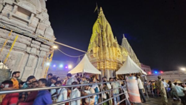 महाशिवरात्रि पर 11.69 लाख से अधिक श्रद्धालुओं ने किए बाबा काशी विश्वनाथ के दर्शन