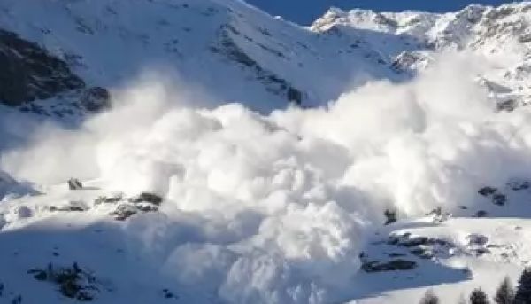 उत्तराखंड में हिमस्खलन; 57 मजदूर फंसे