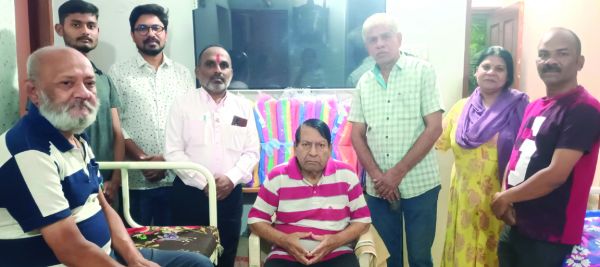 वृद्धजनों की देख-रेख कर नारायणी और चरामेति ने मनाई महाशिवरात्रि