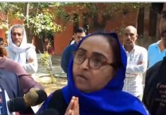 हिमानी नरवाल की मां को न्याय की उम्मीद, बोलीं - 'नहीं करूंगी अंतिम संस्कार'