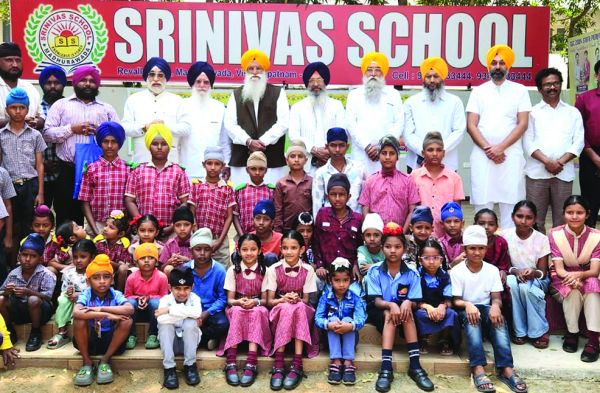 स्कूल और कॉलेजों में जरूरतमंद बच्चों की पढ़ाई का खर्च उठा रहा सिक्ख मिशन छत्तीसगढ़-सैनी